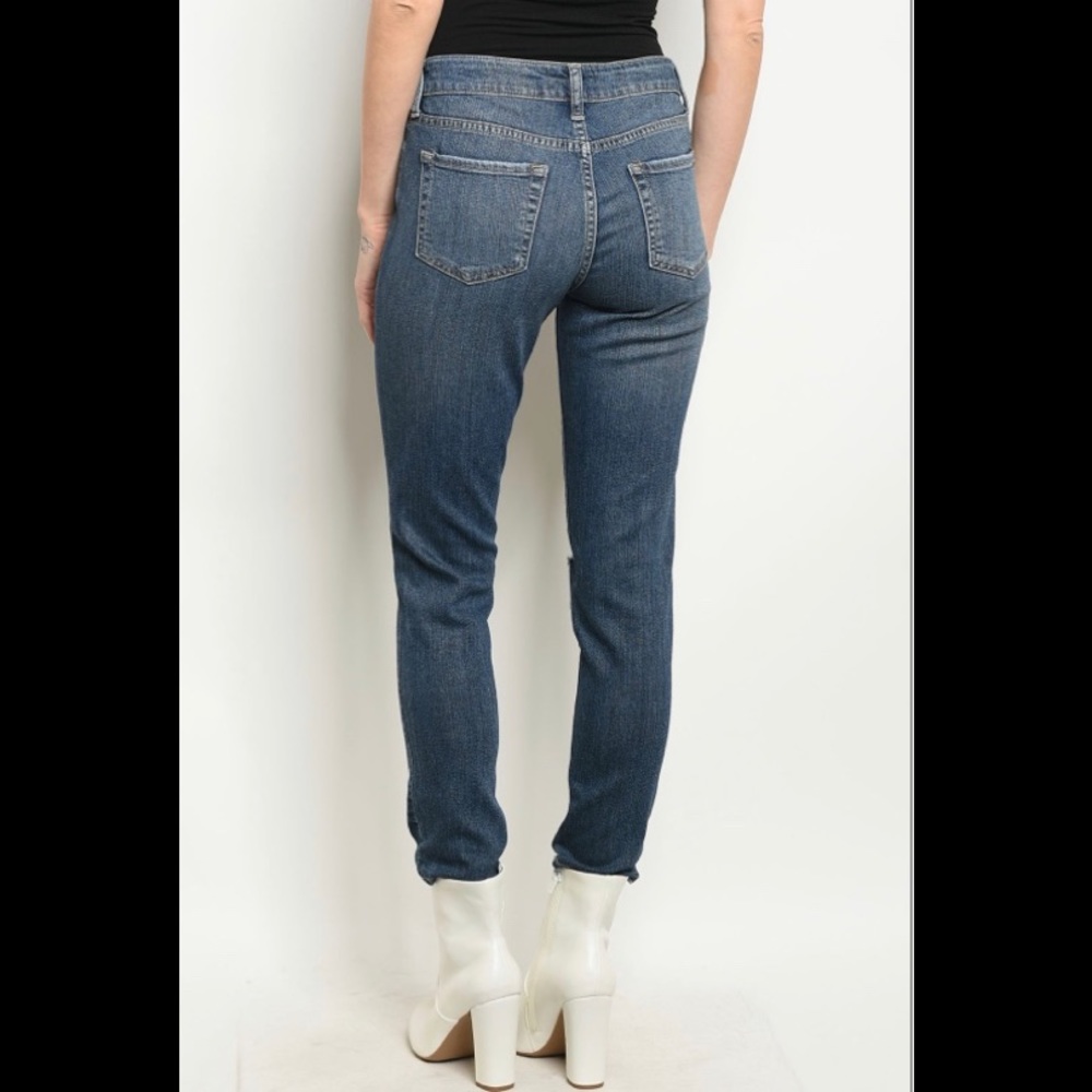 Just Black Denim💕JBD Midrise Distressed Jeans - Picture 3 of 3
